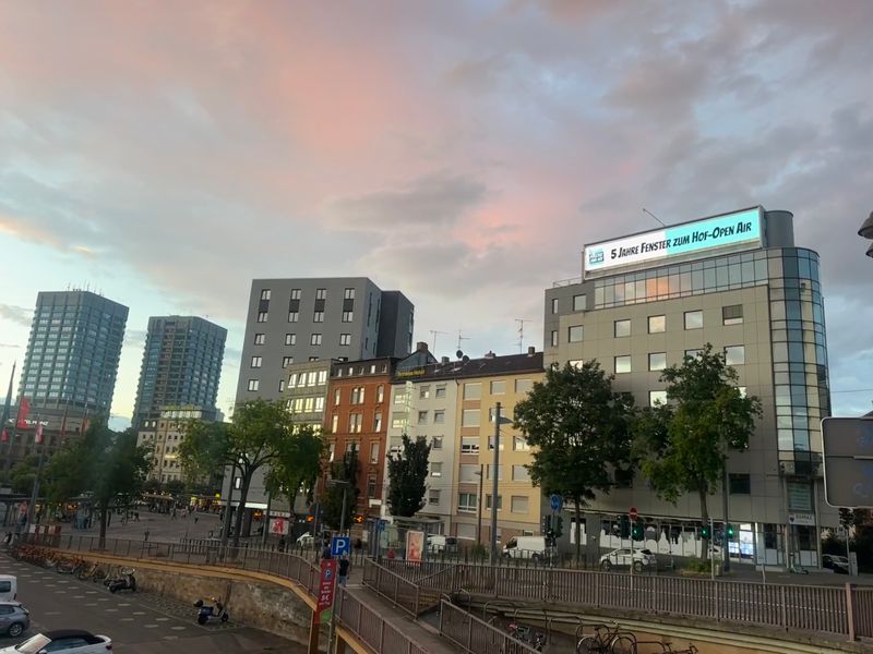 Foto von Fenster Zum Hof Open Air