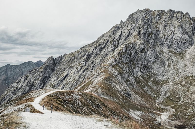 Foto von SNEAK PEAKS