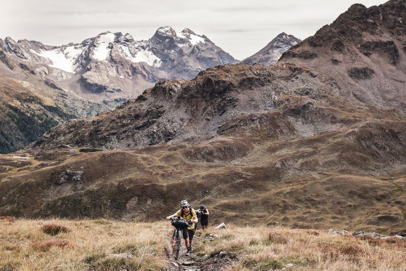 Foto von SNEAK PEAKS